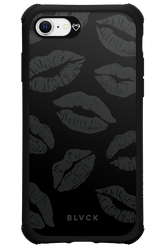 Dark Lips - Apple iPhone SE 2022