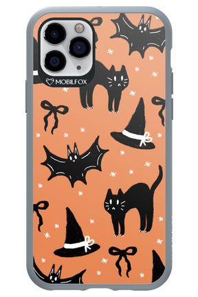 Cat & Bat - Apple iPhone 11 Pro