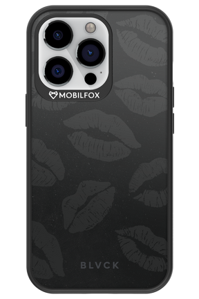 Dark Lips - Apple iPhone 13 Pro