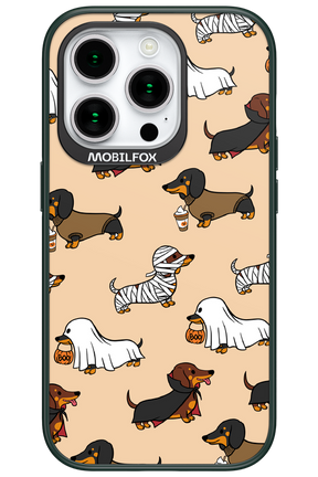 Scary Dachshund - Apple iPhone 15 Pro